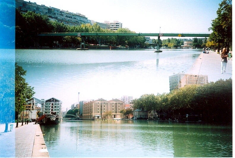 Jour 25 : Reflet - Bassin de la Vilette, Paris, France #Lomo #LCA #Splitzer