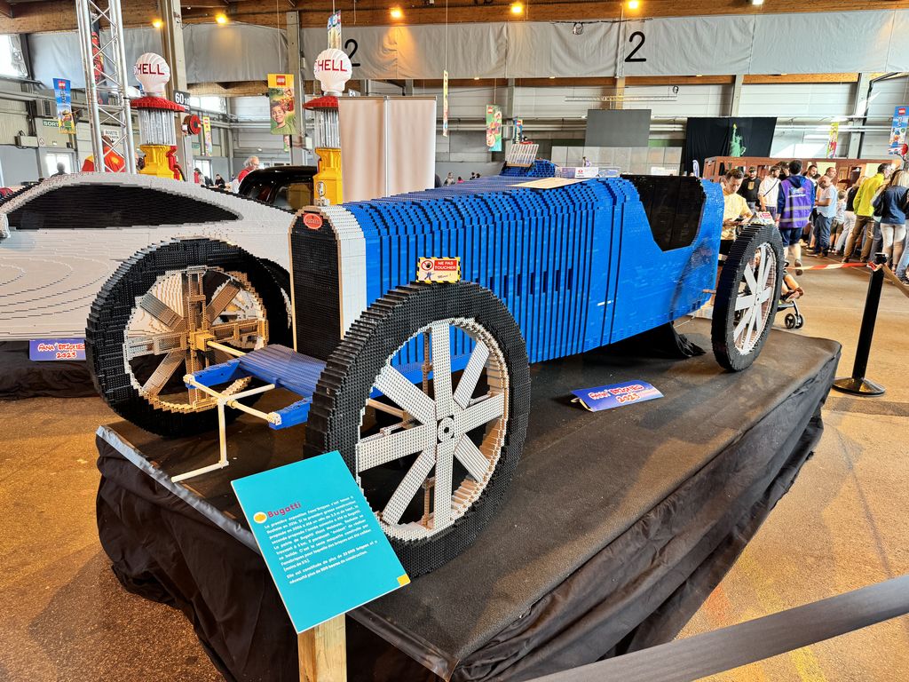 Une (grande) voiture Bugatti