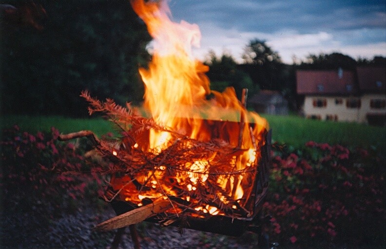 Jour 6 : <strong>chaud</strong> 🔥 et/ou étoile ⭐️ - Le feu, ça brûle.