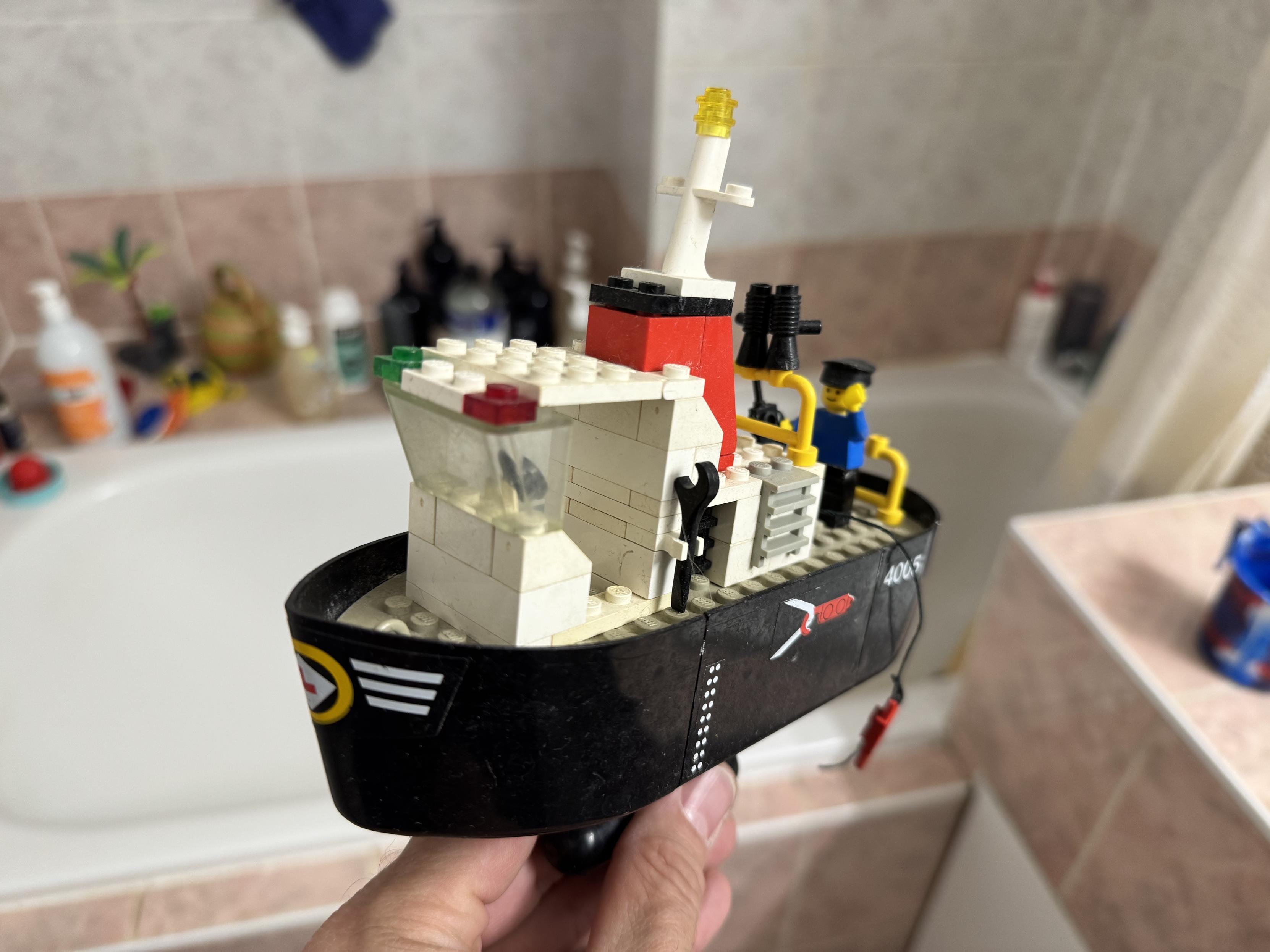 Un bateau en lego